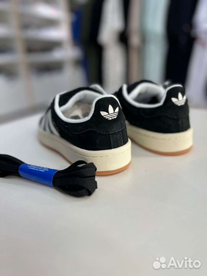 Кроссовки женские