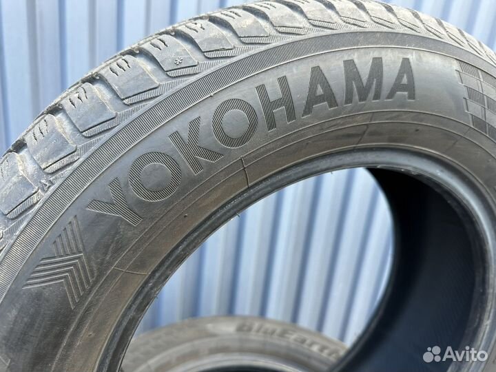 Yokohama BluEarth Winter V905 215/60 R16