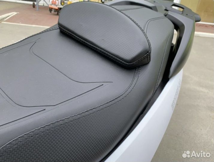 Скутер Vento Max RS