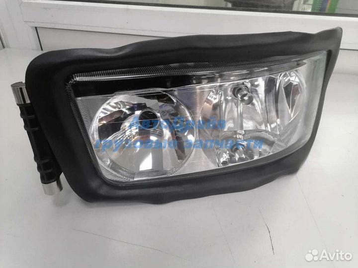 Фара Ман правая с электрорегулировкой