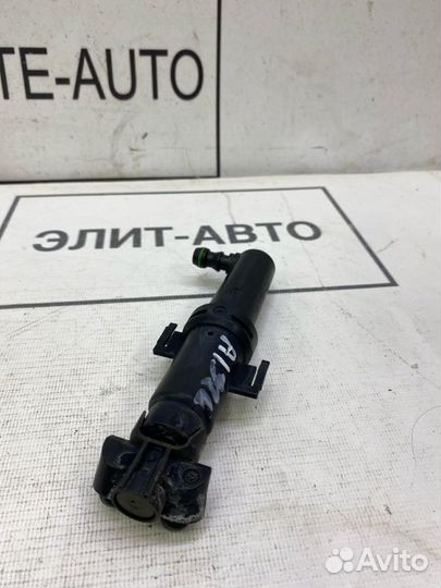 Форсунка омывателя фар левая Audi A3 8P 2010