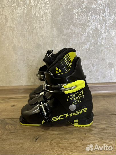 Горнолыжные ботинки детские