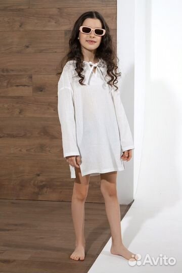 Белая рубашка-туника с капюшоном для пляжа для дев