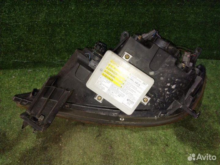 Фара передняя правая Mazda Demio DY3W