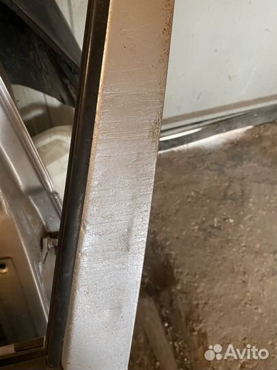 Двери левые гольф 4 под ремонт