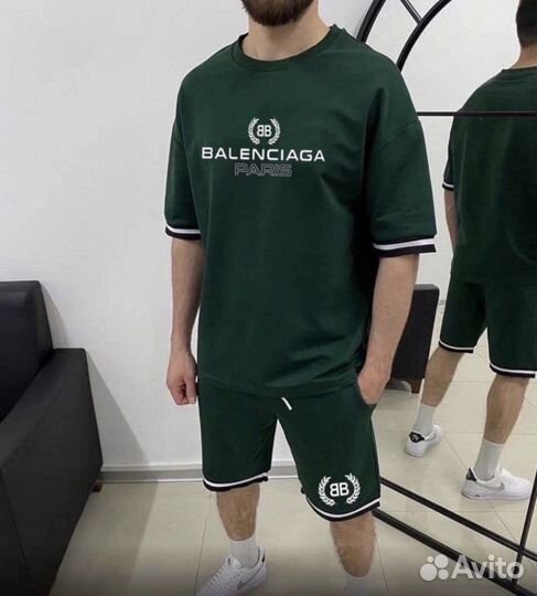 Комтюм Balenciaga