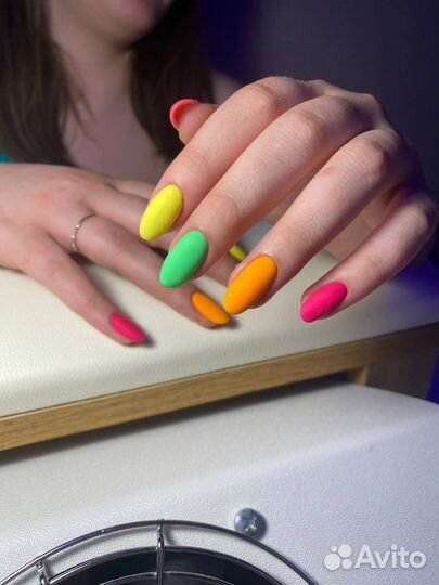 Маникюр педикюр