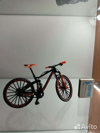 Модель 1:10 велосипед