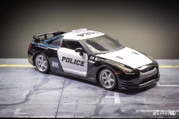 Nissan GT-R (R35) (2009) 1/24