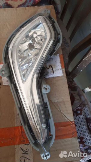 Противотуманные фара (правая)
