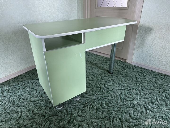 Письменный стол