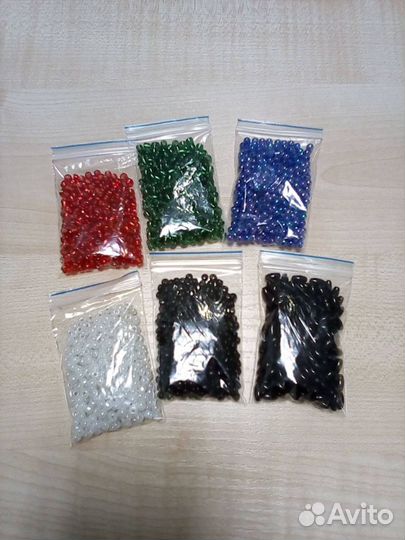 Бисер крупный и мелкий