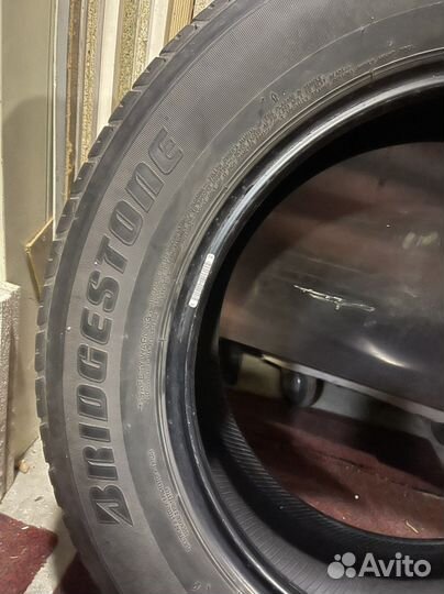 Bridgestone Dueler H/T D687 225/65 R17