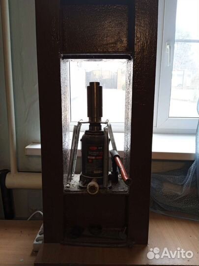 Пресс для изготовления планктона