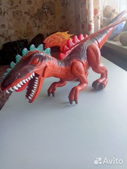 Игрушка динозавр большой