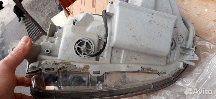 Фара Лексус LS