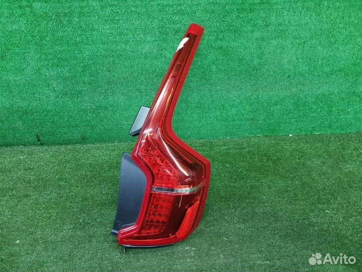 Фонарь задний правый Volvo XC90
