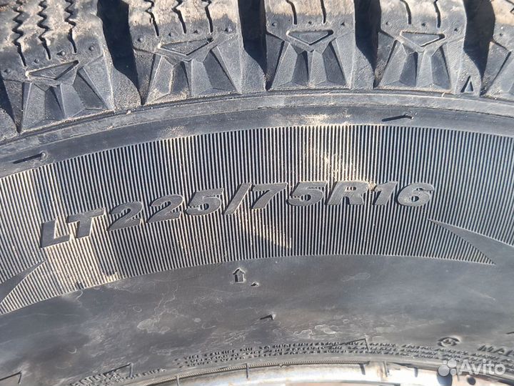 Roadstone Winguard Spike 225/75 R16 115Q