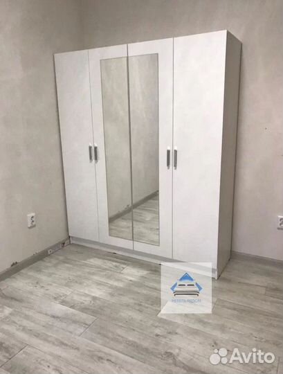 Шкаф четырехстворчатый