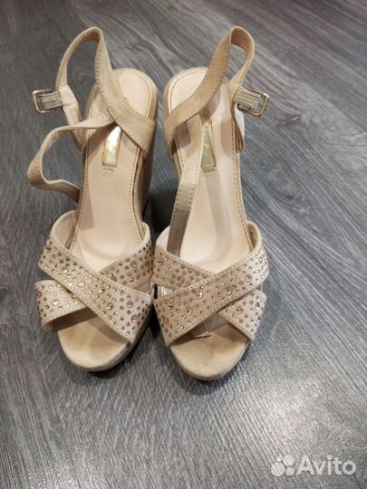 Босоножки на платформе
