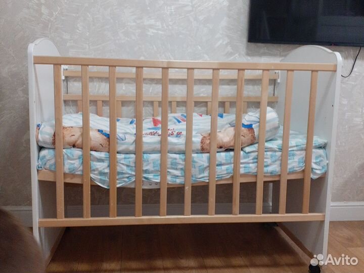 Детская кроватка +матрас+наматрасник