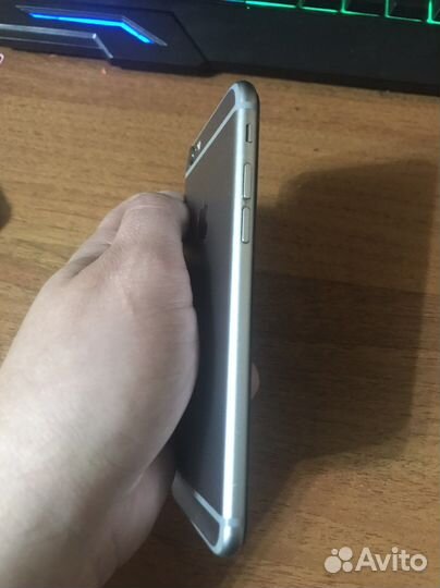 Телефон iPhone 6s