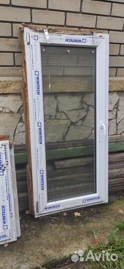 Балконная дверь и поворотно- откидное окно