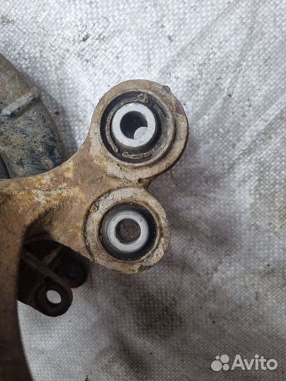 Цапфа (кулак задний левый) Хендай Соната 6 YF