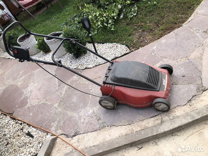 Газонокосилка электрическая