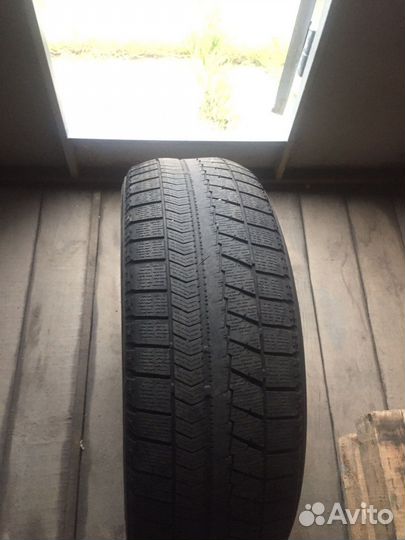 Bridgestone Blizzak VRX 225/60 R18 100S