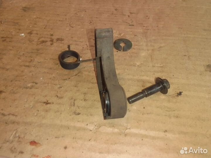 Натяжитель цепи маслонасоса 1.6 Skoda Octavia AKL