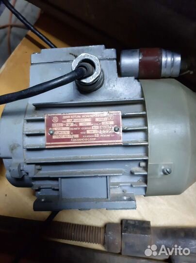 Электродвигатель асинхронный