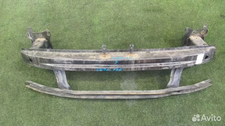 Усилитель бампера передний Volkswagen Passat