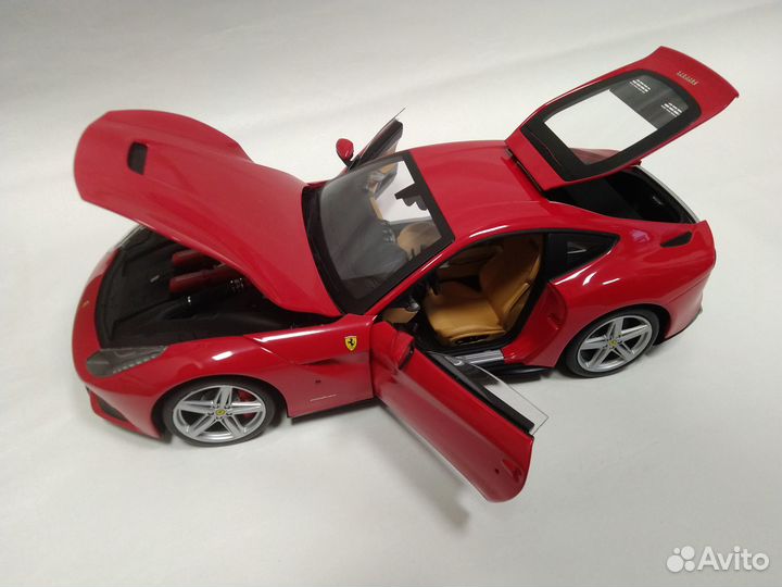 1:18 Ferrari F12 (HotWheels Elite)