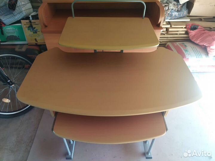 Компьютерный стол