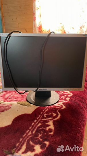 Монитор Samsung