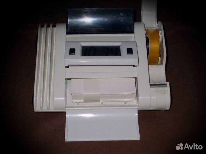 Диспенсер с часами канцелярский. Новый настольный