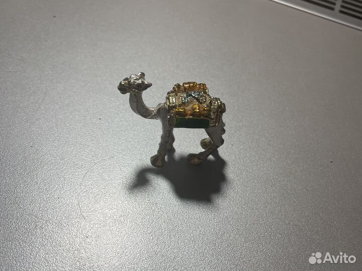 Маленькая статуэтка верблюда из Египта