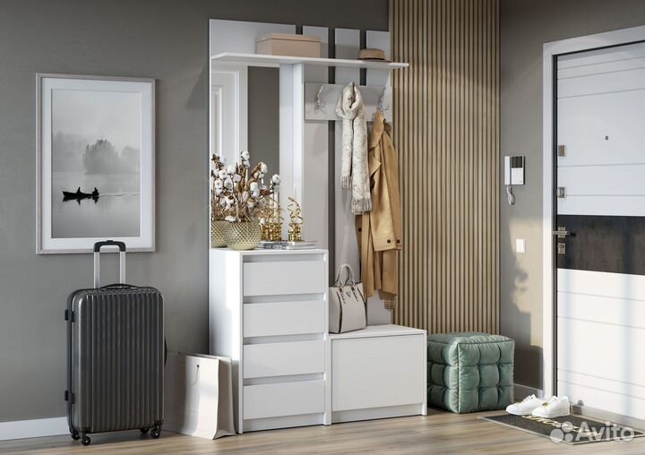 Вешалка в прихожую белая