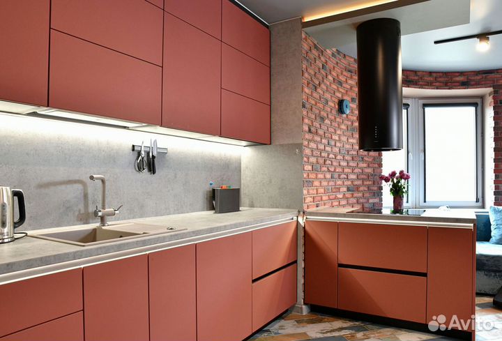 Кухонный гарнитур в стиле хай тек