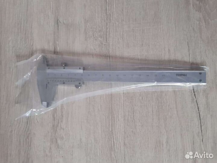 Штангенциркуль Техрим и рулетка wurth