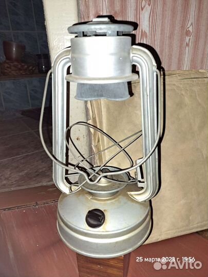 Лампа керосиновая