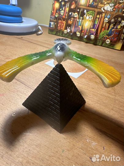 Левитирующия птица