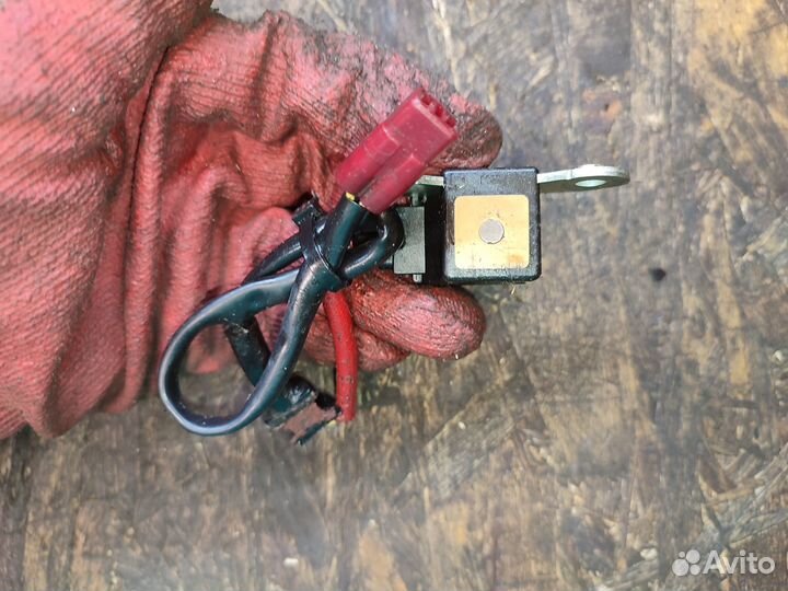 Cbr1000rr 04-07 датчик положения коленвала холла и