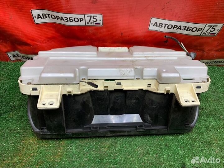 Панель приборов Toyota Kluger V ACU20W 2azfe 2001