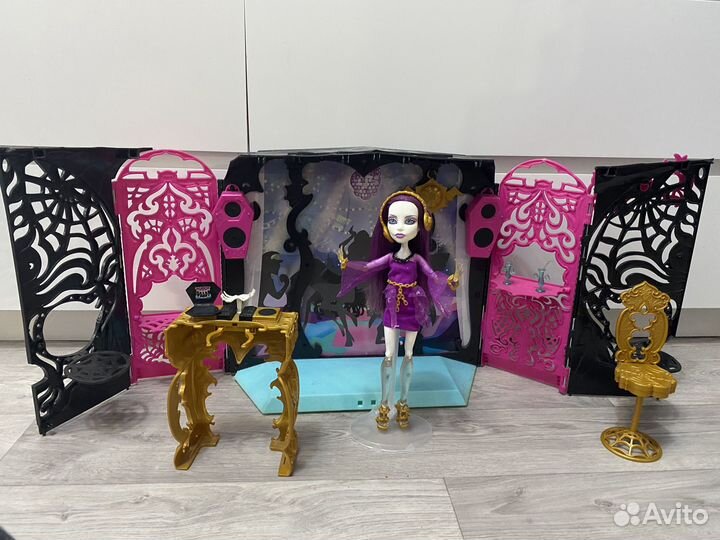Monster High 13 Wishes Party Lounge Spectra
