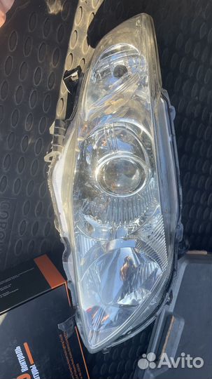 Фара правая toyota corolla e150