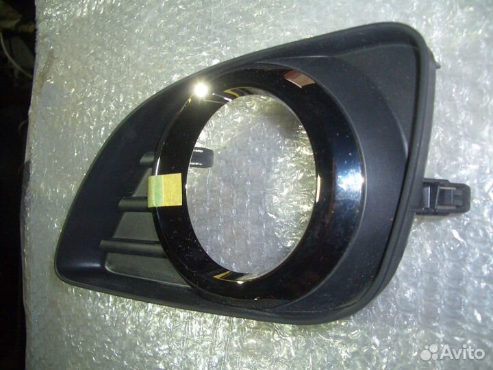 Рамка передней птф левая Тойота Камри с09