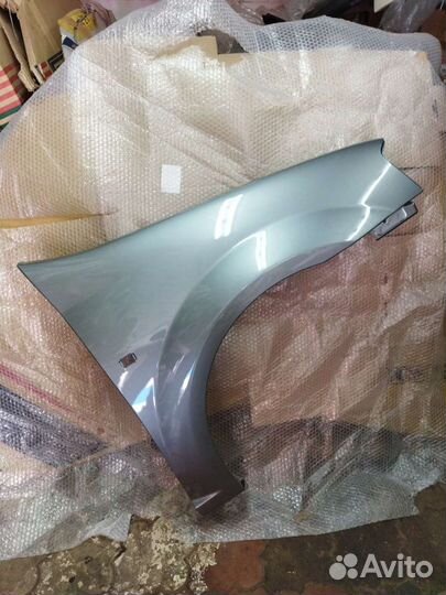 Крыло левое-правое Renault Logan,в наличии