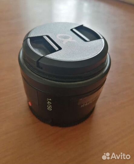 Объектив портретный Sony sal50f14